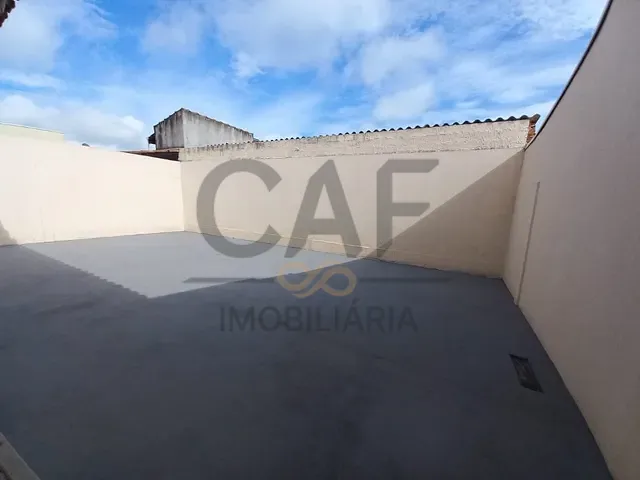 Casa com 250m² 3 quartos e 2 banheiros, à venda, no bairro Parque Residencial Imigrantes em Holambra