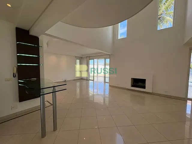 Casa 4 quartos e 6 banheiros, à venda, no bairro Jardim das Colinas em São José dos Campos