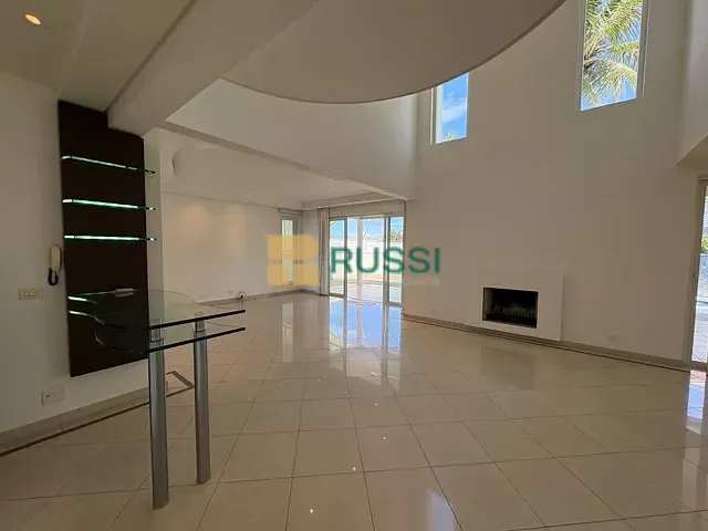 Casa 4 quartos e 6 banheiros, à venda, no bairro Jardim das Colinas em São José dos Campos