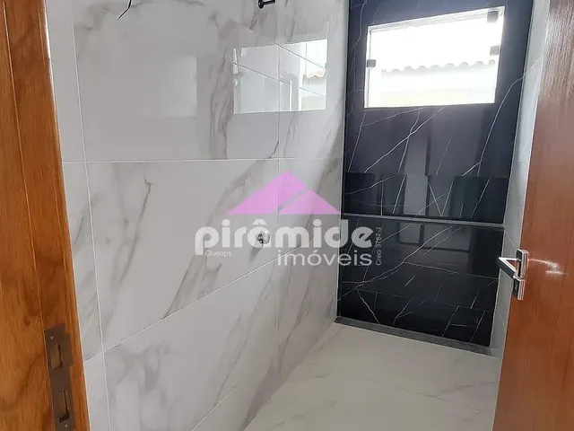 Casa com 245m² 3 quartos e 1 banheiro, à venda, no bairro Gaivotas em Caraguatatuba