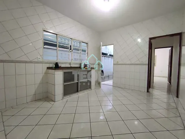 Casa 2 quartos e 1 banheiro, para alugar, no bairro Jardim Gurilândia em Taubaté