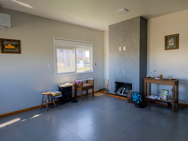 Casa 3 quartos e 2 banheiros, à venda, no bairro Laranjal em Pelotas