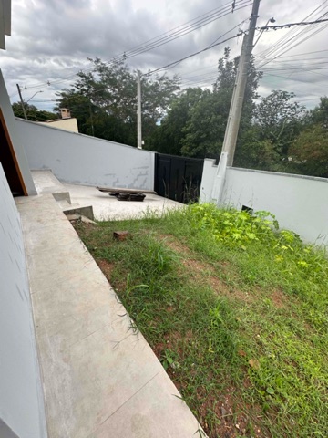 Casa 3 quartos e 2 banheiros, à venda, no bairro Loteamento Residencial e Comercial Flamboyant em Pindamonhangaba