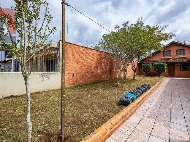 Casa com 505m² 4 quartos e 3 banheiros, à venda, no bairro Parolin em Curitiba