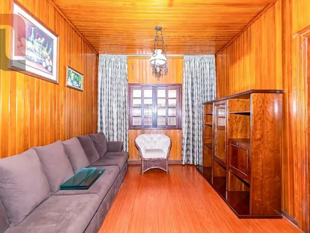 Casa com 505m² 4 quartos e 3 banheiros, à venda, no bairro Parolin em Curitiba