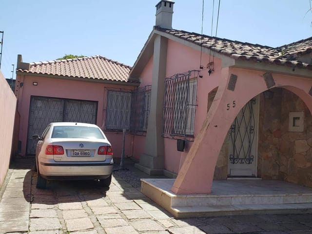 Casa com 858m² 4 quartos e 2 banheiros, à venda, no bairro Centro em Pelotas