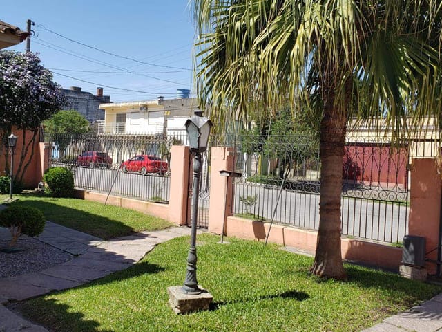 Casa com 858m² 4 quartos e 2 banheiros, à venda, no bairro Centro em Pelotas