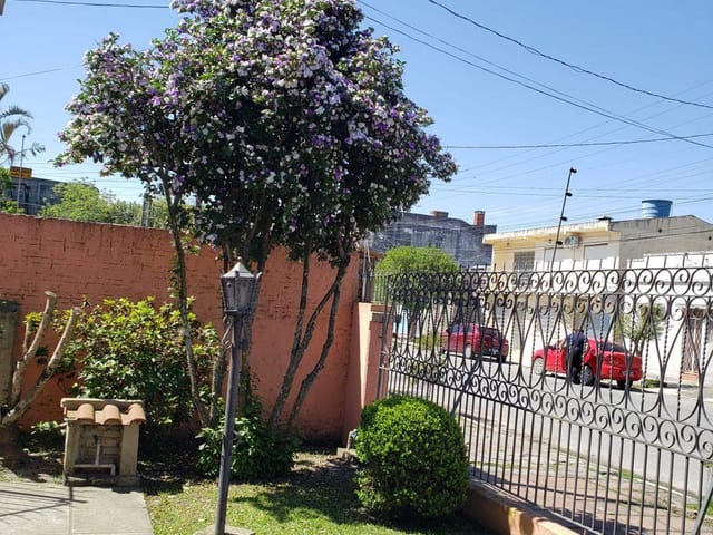 Casa com 858m² 4 quartos e 2 banheiros, à venda, no bairro Centro em Pelotas