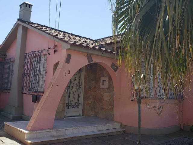 Casa com 858m² 4 quartos e 2 banheiros, à venda, no bairro Centro em Pelotas