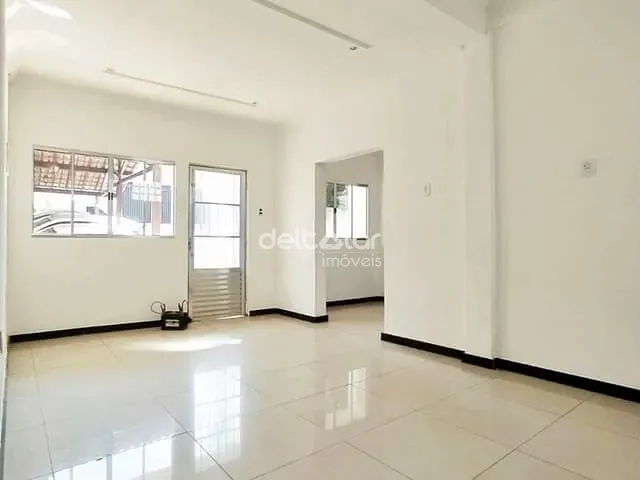 Casa com 360m² 3 quartos e 3 banheiros, para alugar, no bairro Planalto em Belo Horizonte