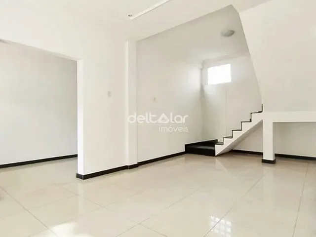 Casa com 360m² 3 quartos e 3 banheiros, para alugar, no bairro Planalto em Belo Horizonte