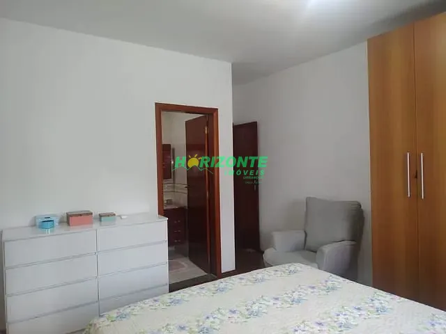 Casa com 252m² 3 quartos e 3 banheiros, à venda, no bairro Urbanova em São José dos Campos