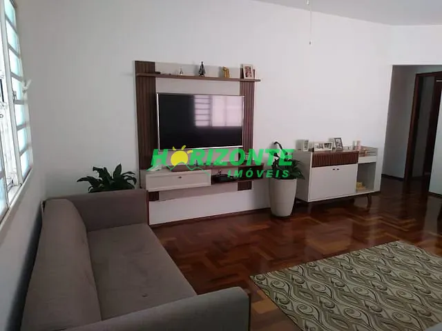 Casa com 252m² 3 quartos e 3 banheiros, à venda, no bairro Urbanova em São José dos Campos