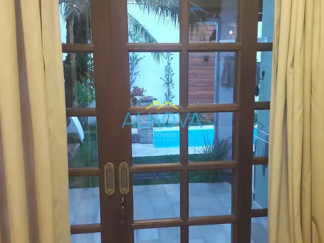 Casa com 300m² 3 quartos e 2 banheiros, à venda, no bairro Vista Verde em São José dos Campos