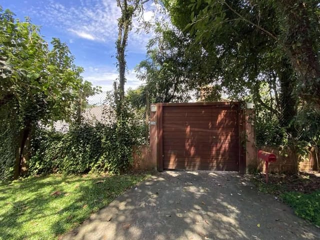 Casa com 788m² 3 quartos e 3 banheiros, à venda, no bairro Chácara das Candeias em Carapicuíba