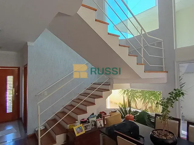 Casa com 375m² 5 quartos e 5 banheiros, à venda, no bairro Urbanova em São José dos Campos