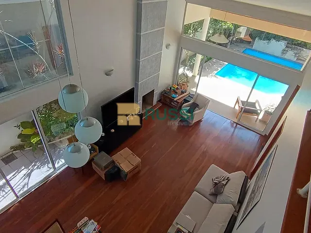 Casa com 375m² 5 quartos e 5 banheiros, à venda, no bairro Urbanova em São José dos Campos