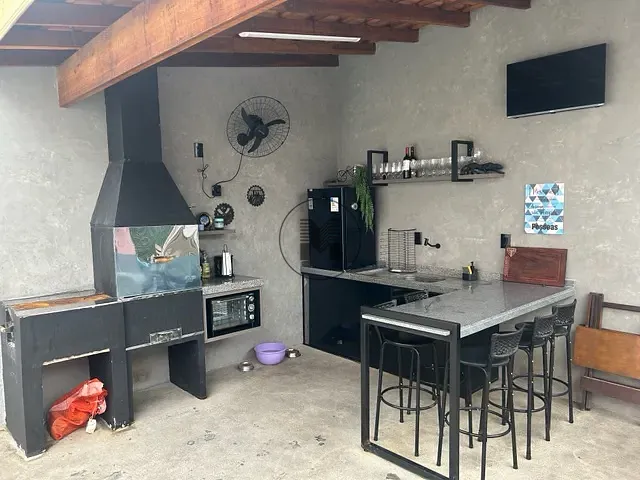 Casa 2 quartos e 3 banheiros, à venda, no bairro Parque do Sol em Guaratinguetá