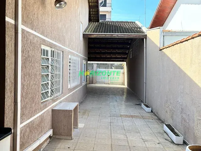 Casa com 312m² 3 quartos e 1 banheiro, à venda, no bairro Bosque dos Eucaliptos em São José dos Campos