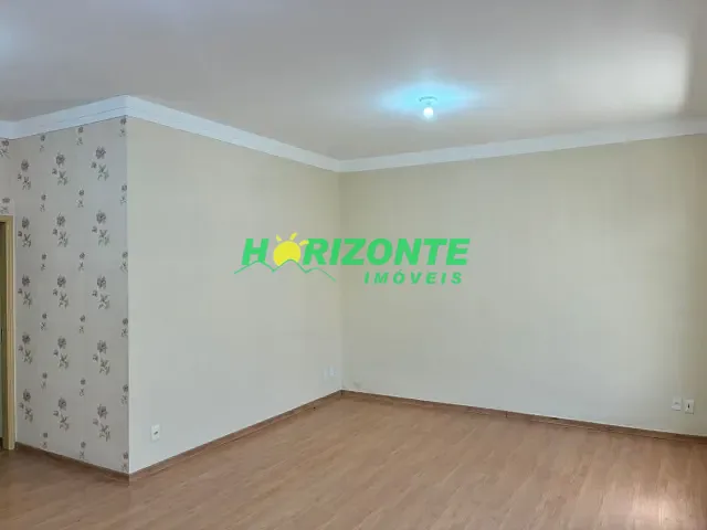 Casa com 312m² 3 quartos e 1 banheiro, à venda, no bairro Bosque dos Eucaliptos em São José dos Campos