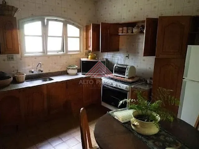 Casa com 2m² 7 quartos e 6 banheiros, à venda, no bairro Jaguaribe em Campos do Jordão