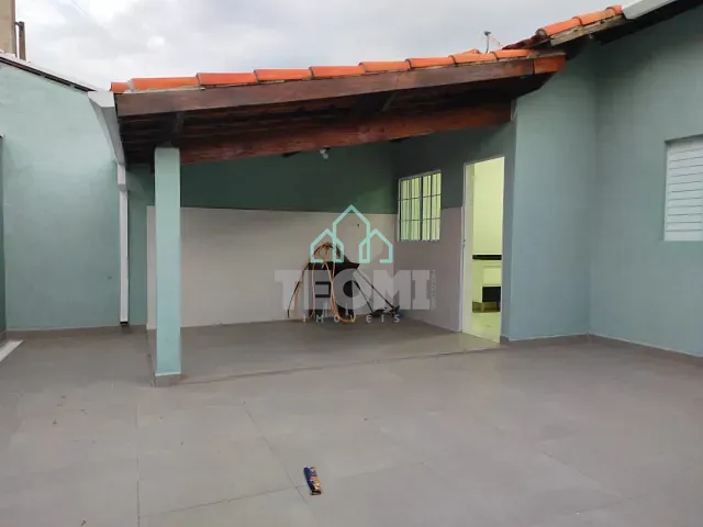 Casa 2 quartos e 1 banheiro, à venda, no bairro Jardim Gurilândia em Taubaté