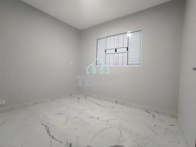 Casa 2 quartos e 1 banheiro, à venda, no bairro Jardim Gurilândia em Taubaté