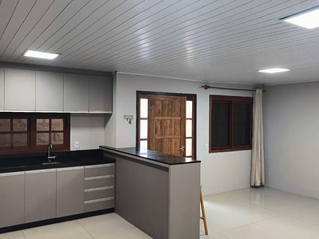 Casa 3 quartos e 1 banheiro, à venda, no bairro Santo Antônio em Caxias do Sul