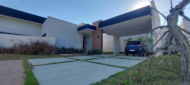 Casa com 767m² 4 quartos e 5 banheiros, à venda ou para alugar, no bairro Alto do Cardoso em Pindamonhangaba