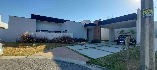 Casa com 767m² 4 quartos e 5 banheiros, à venda ou para alugar, no bairro Alto do Cardoso em Pindamonhangaba