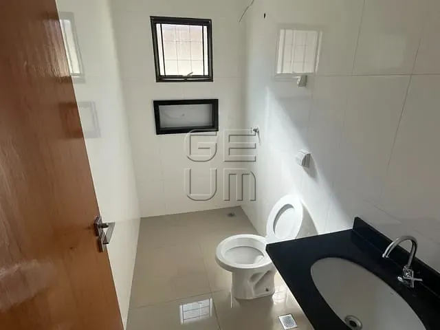 Casa com 145m² 3 quartos e 2 banheiros, à venda, no bairro Colúmbia em Londrina
