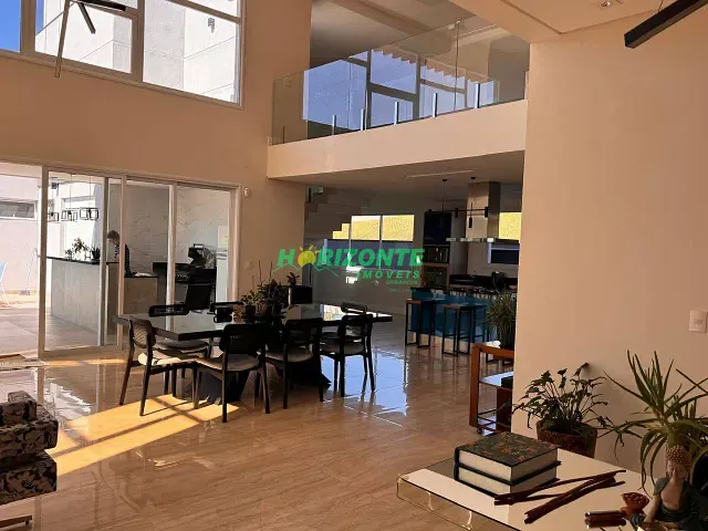 Casa com 750m² 4 quartos e 6 banheiros, à venda, no bairro Torrão de Ouro II em São José dos Campos