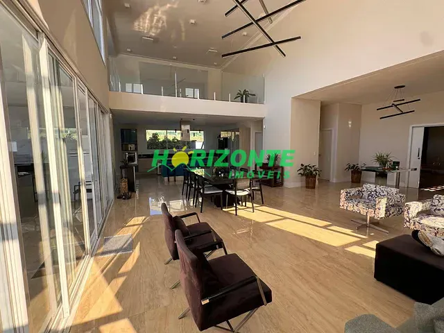 Casa com 750m² 4 quartos e 6 banheiros, à venda, no bairro Torrão de Ouro II em São José dos Campos