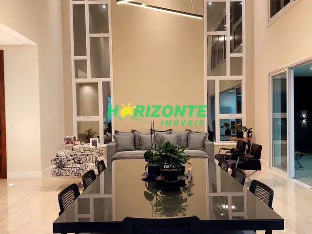 Casa com 750m² 4 quartos e 6 banheiros, à venda, no bairro Torrão de Ouro II em São José dos Campos