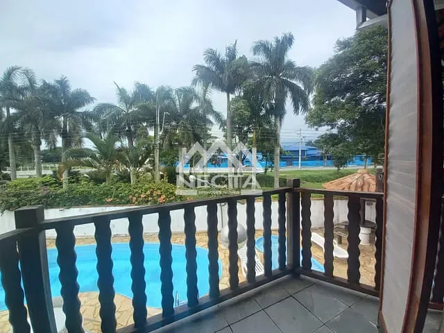 Casa com 1100m², à venda, no bairro Pontal de Santa Marina em Caraguatatuba
