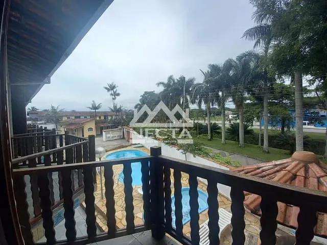 Casa com 1100m², à venda, no bairro Pontal de Santa Marina em Caraguatatuba