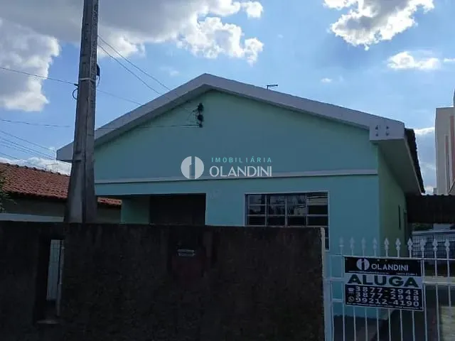 Casa com 400m² 2 quartos e 1 banheiro, para alugar, no bairro Vila Queiroz em Artur Nogueira