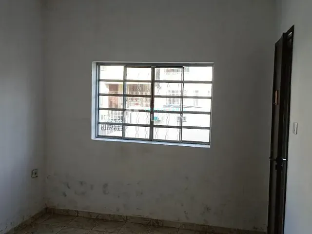 Casa com 400m² 2 quartos e 1 banheiro, para alugar, no bairro Vila Queiroz em Artur Nogueira