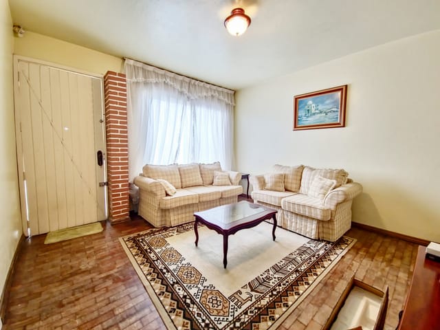 Casa 3 quartos e 3 banheiros, à venda ou para alugar, no bairro Centro em Pelotas