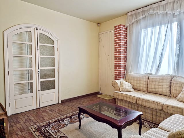 Casa 3 quartos e 3 banheiros, à venda ou para alugar, no bairro Centro em Pelotas