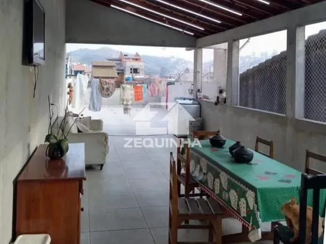 Casa com 125m² 4 quartos e 3 banheiros, à venda, no bairro Jardim Adriana em Guarulhos