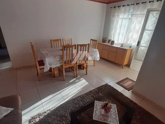 Casa com 158m² 5 quartos e 2 banheiros, à venda, no bairro Jardim Carvalho em Ponta Grossa