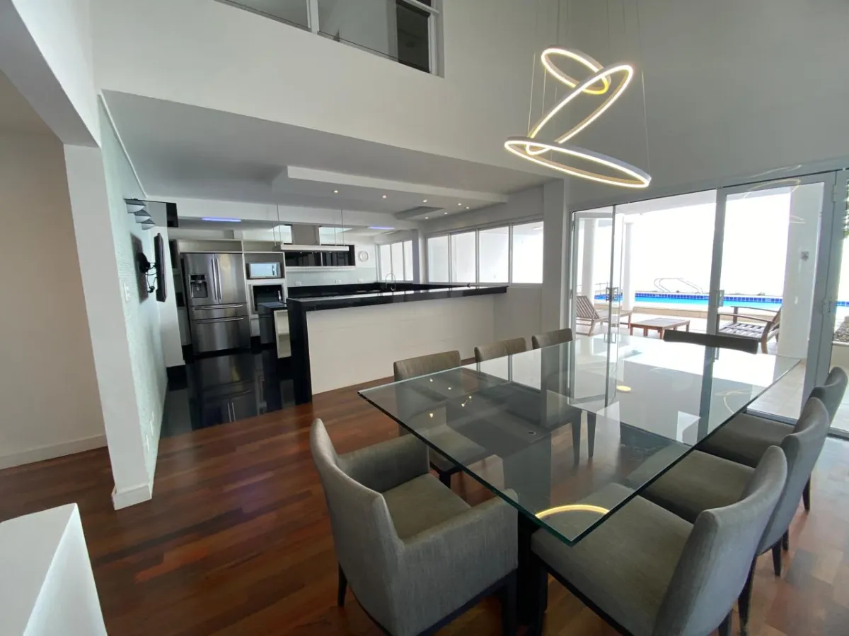 Casa para venda em Vila Congonhas com 4 quartos, sendo 4 suítes, 319m²