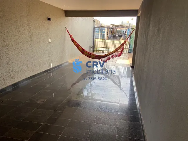 Casa com 561m² 10 quartos e 12 banheiros, à venda, no bairro Bancários em Londrina