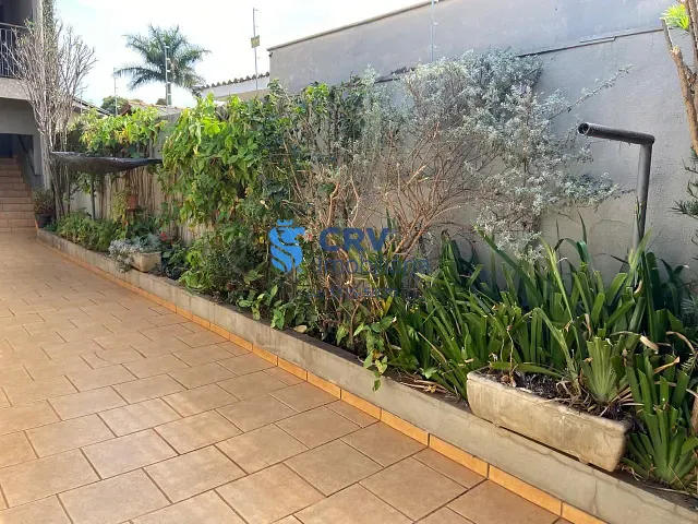 Casa com 561m² 10 quartos e 12 banheiros, à venda, no bairro Bancários em Londrina