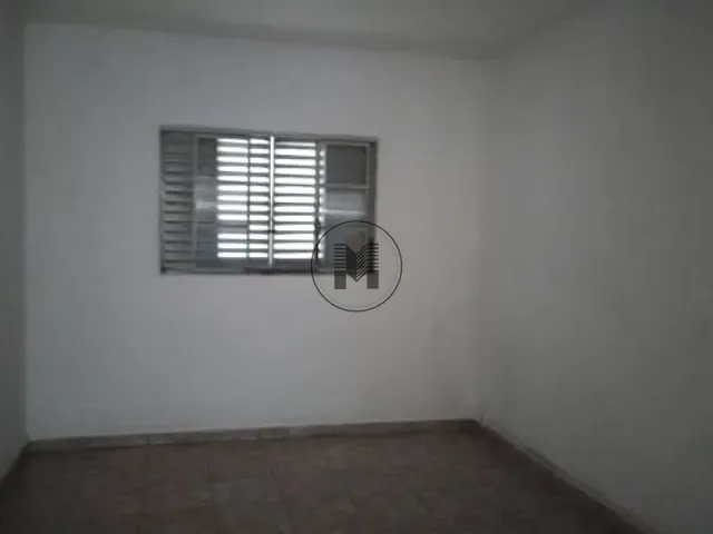 Casa com 300m² 2 quartos e 1 banheiro, à venda, no bairro Engenheiro Neiva em Guaratinguetá