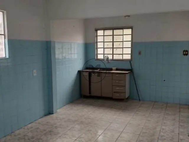 Casa com 300m² 2 quartos e 1 banheiro, à venda, no bairro Engenheiro Neiva em Guaratinguetá