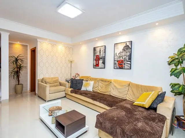 Casa com 217m² 4 quartos e 3 banheiros, à venda, no bairro Santa Cândida em Curitiba