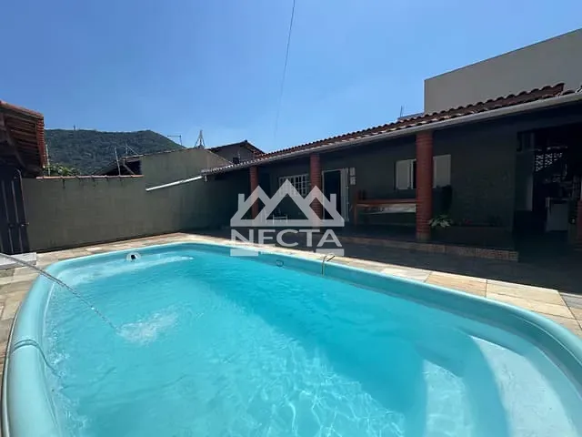 Casa com 252m² 3 quartos e 2 banheiros, à venda, no bairro Sumaré em Caraguatatuba