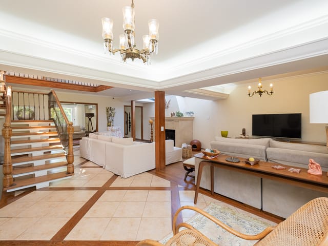 Casa com 1219m² 4 quartos e 3 banheiros, à venda, no bairro Laranjal em Pelotas
